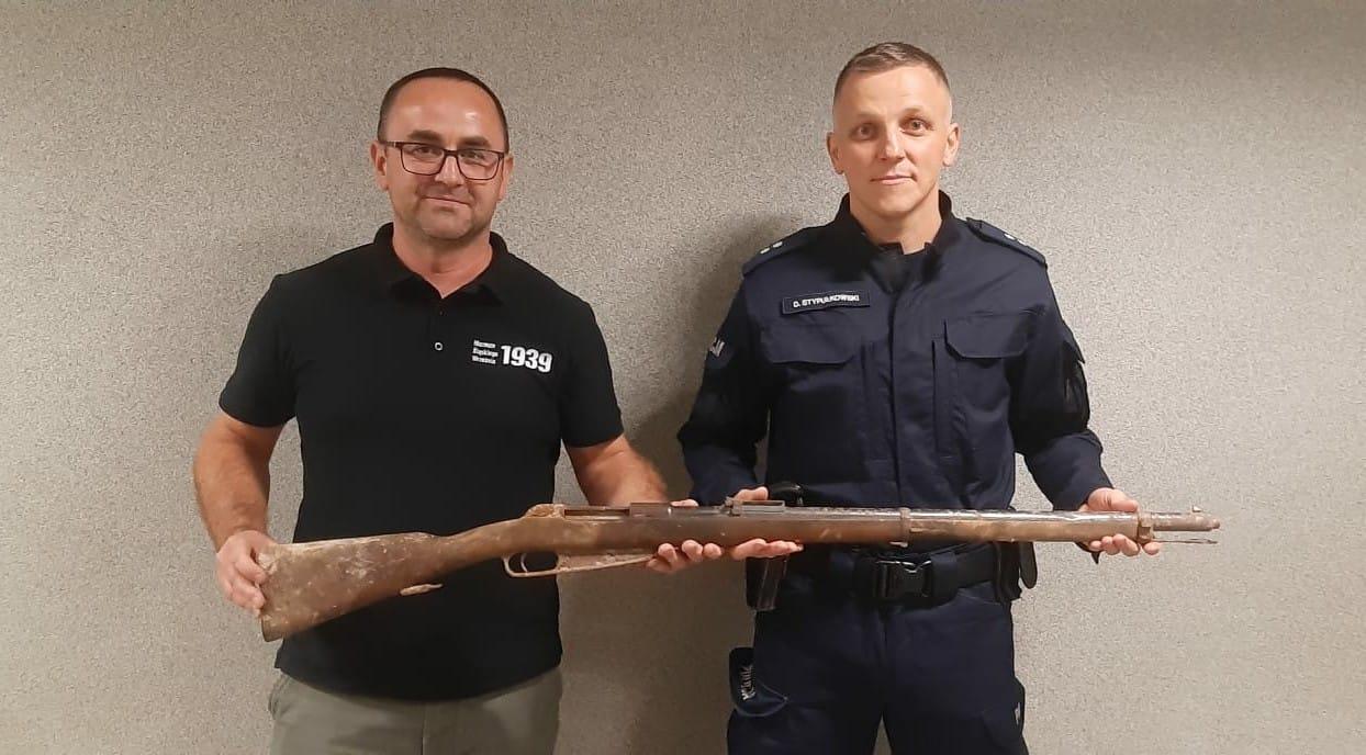 Ponad 100-letnia broń trafiła do Tychów