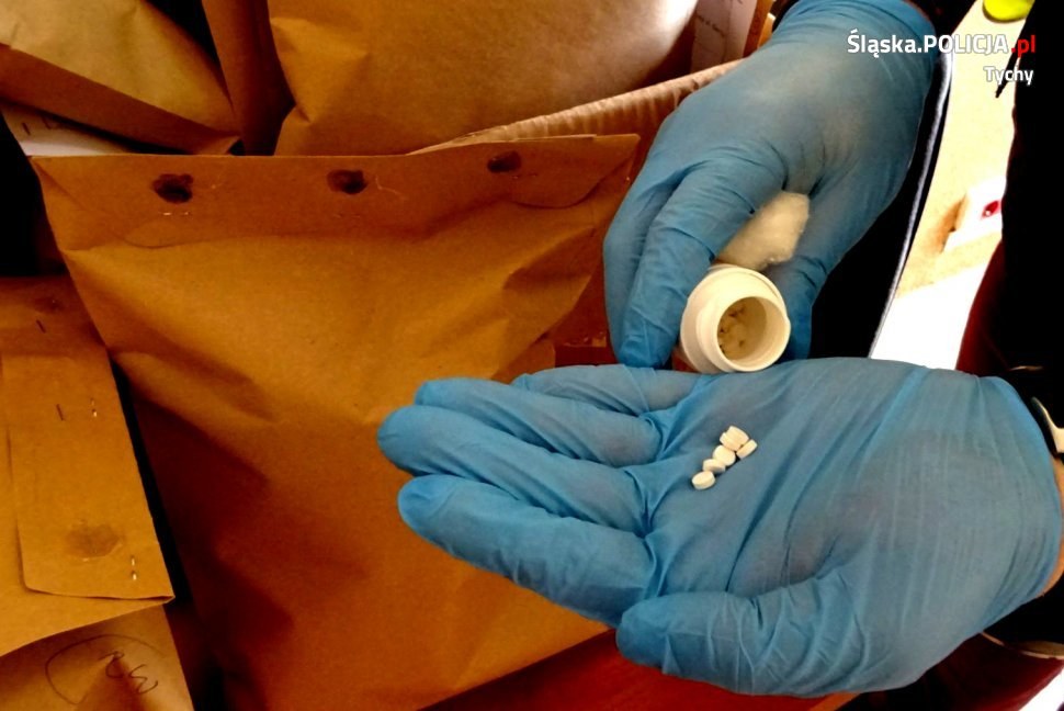 Narkotyki i środki farmaceutyczne, znalezione w Tychach
