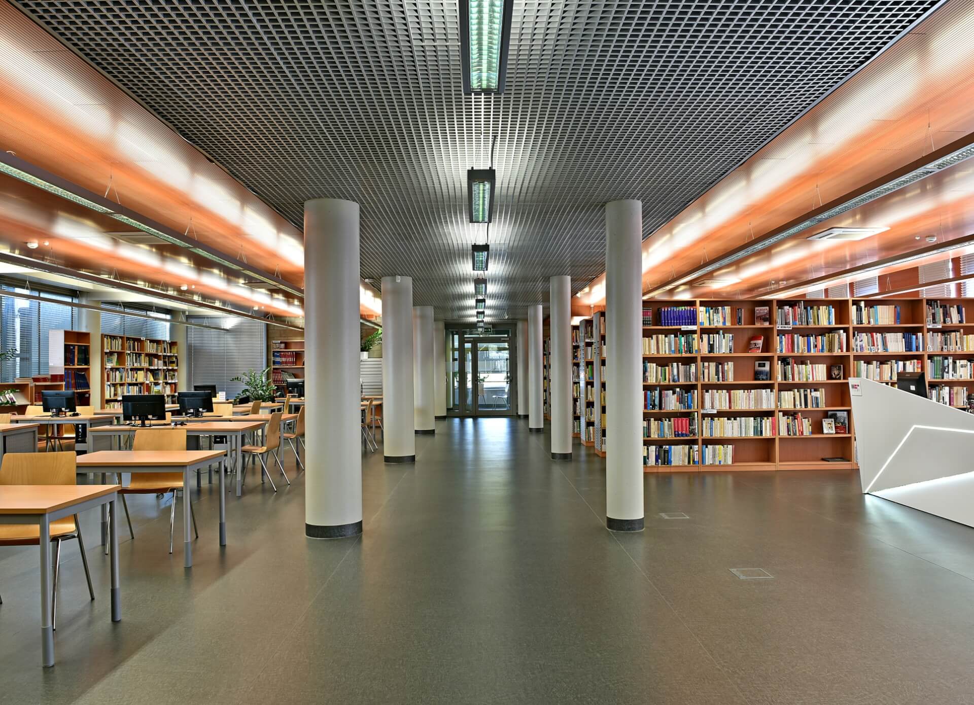 Czytelnia biblioteki w tyskiej Mediatece