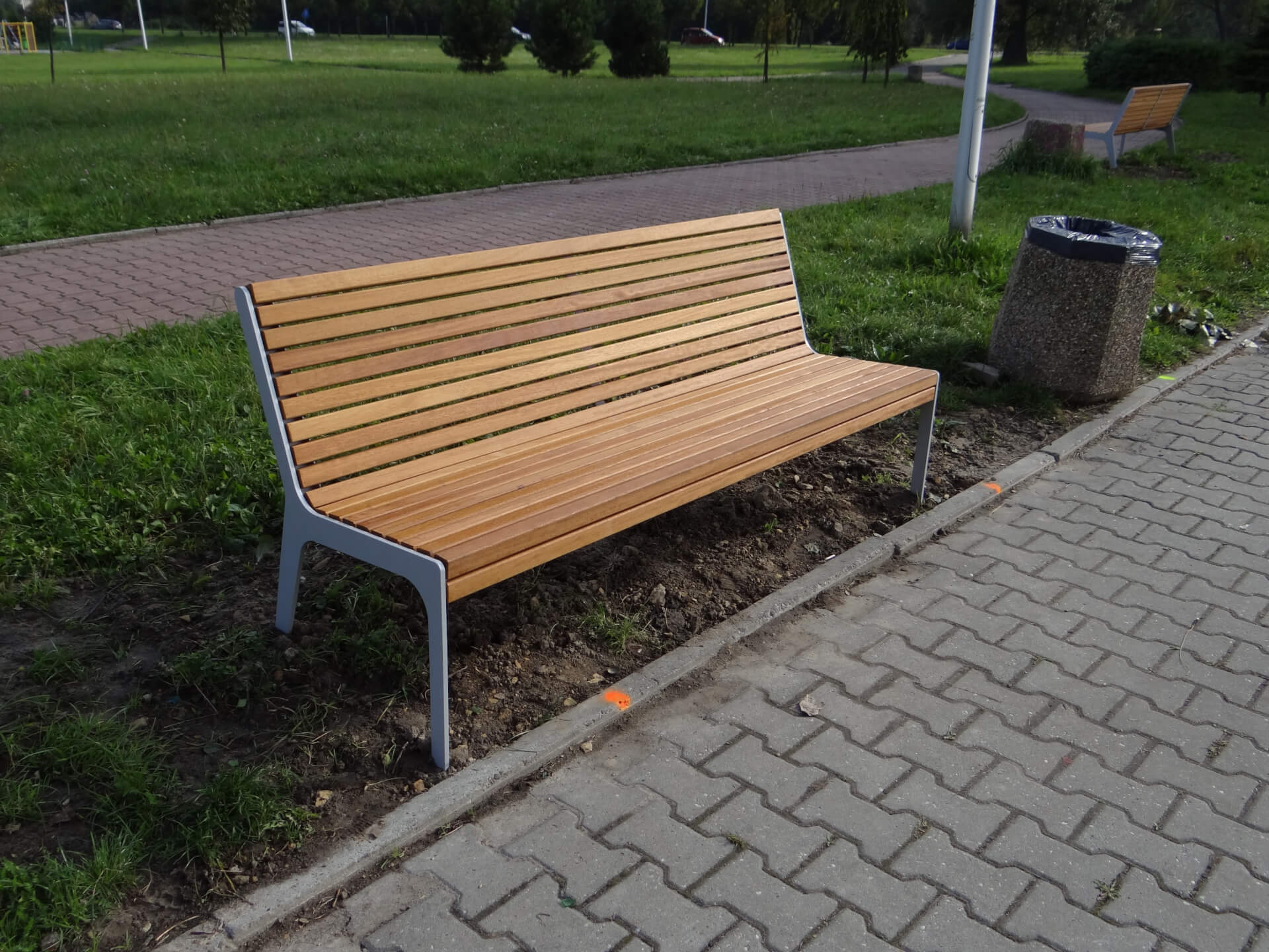 Nowa ławka w Parku Suble