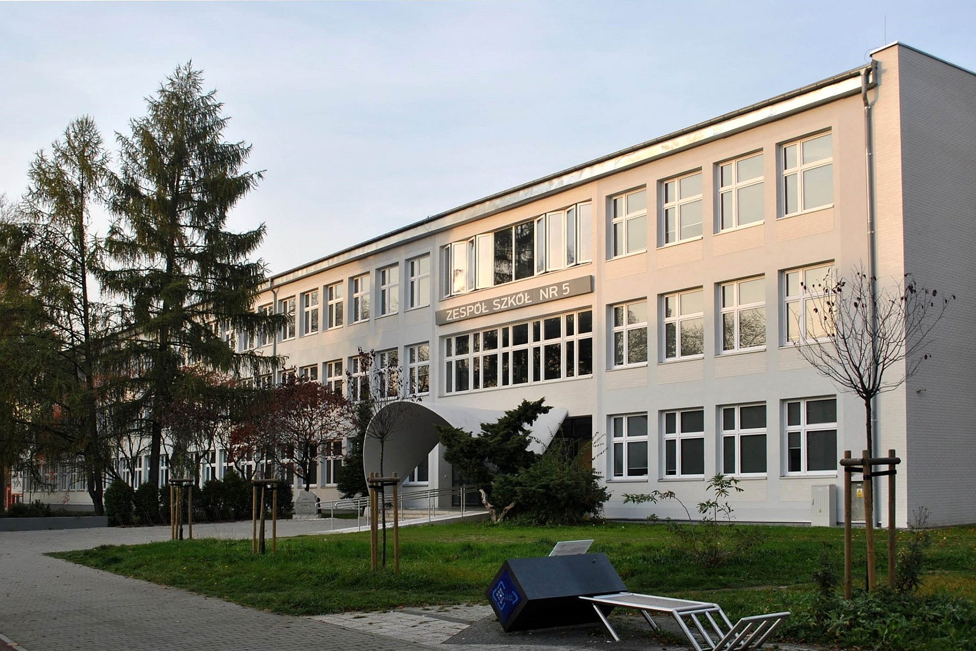 Zespół Szkół nr 5 w Tychach Zespół Szkół nr 5 w Tychach