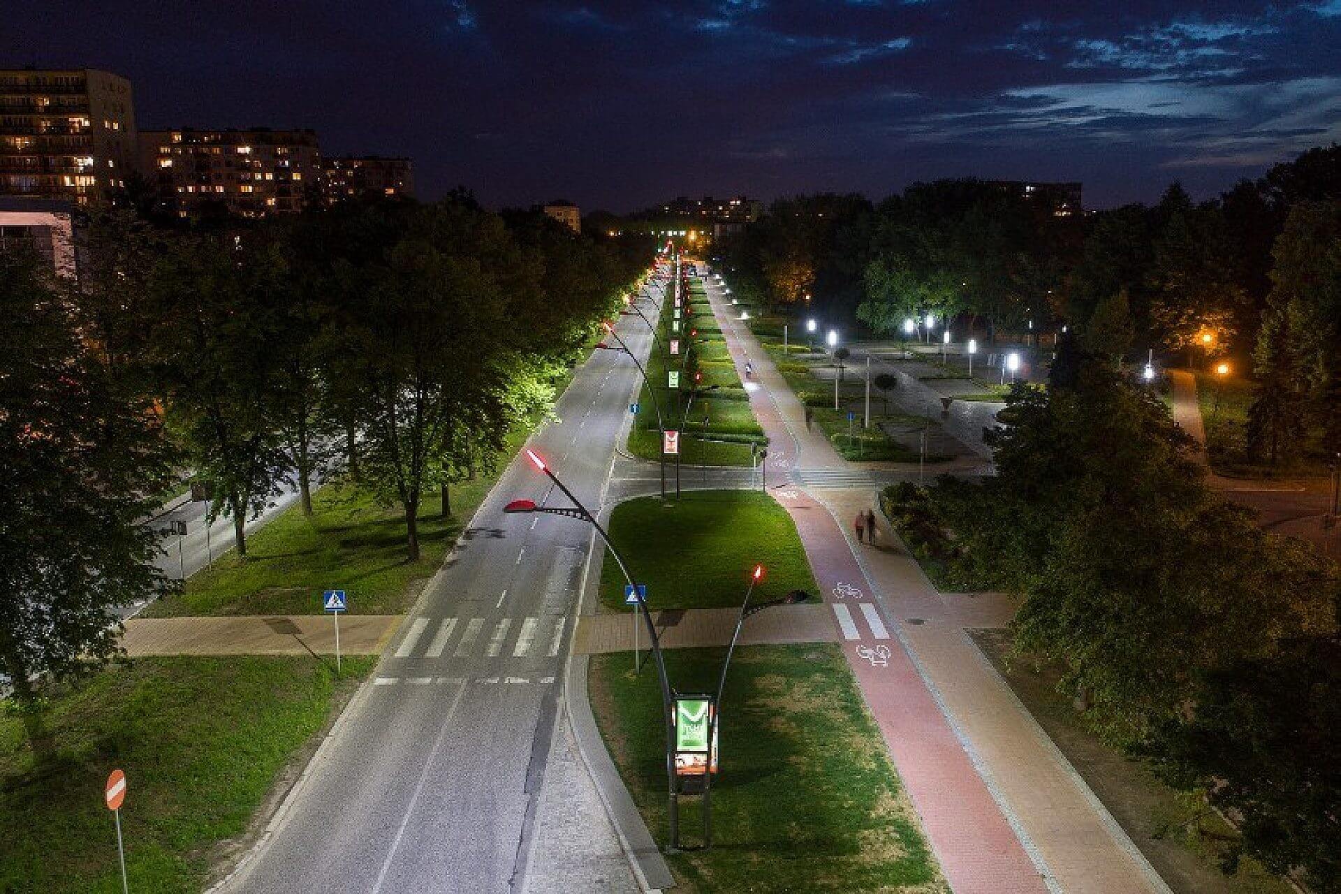 Tychy, Aleja Niepodległości nocą/UM Tychy Tychy, Aleja Niepodległości nocą/UM Tychy