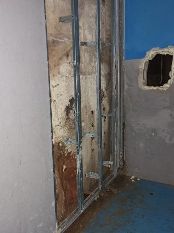Uszkodzenia na parkingu Uszkodzenia na parkingu