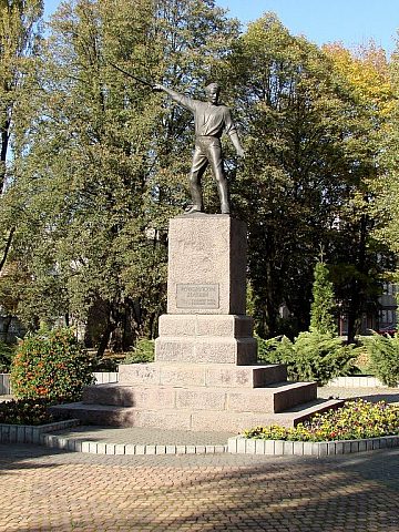 Pomnik Powstańca Śląskiego w Tychach Pomnik Powstańca Śląskiego w Tychach