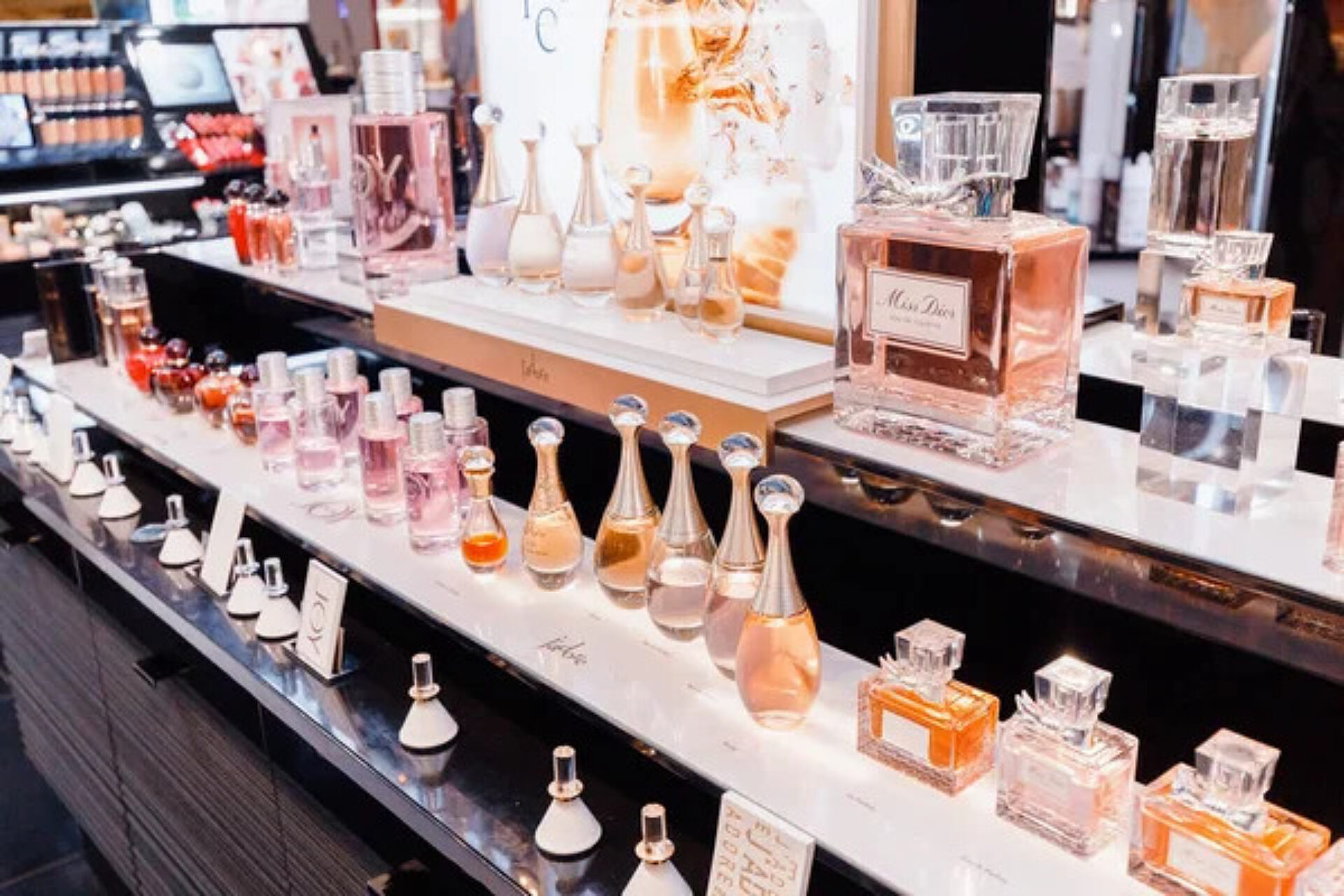 Drogeria sklep perfumy foto pogladowe Drogeria sklep perfumy foto pogladowe