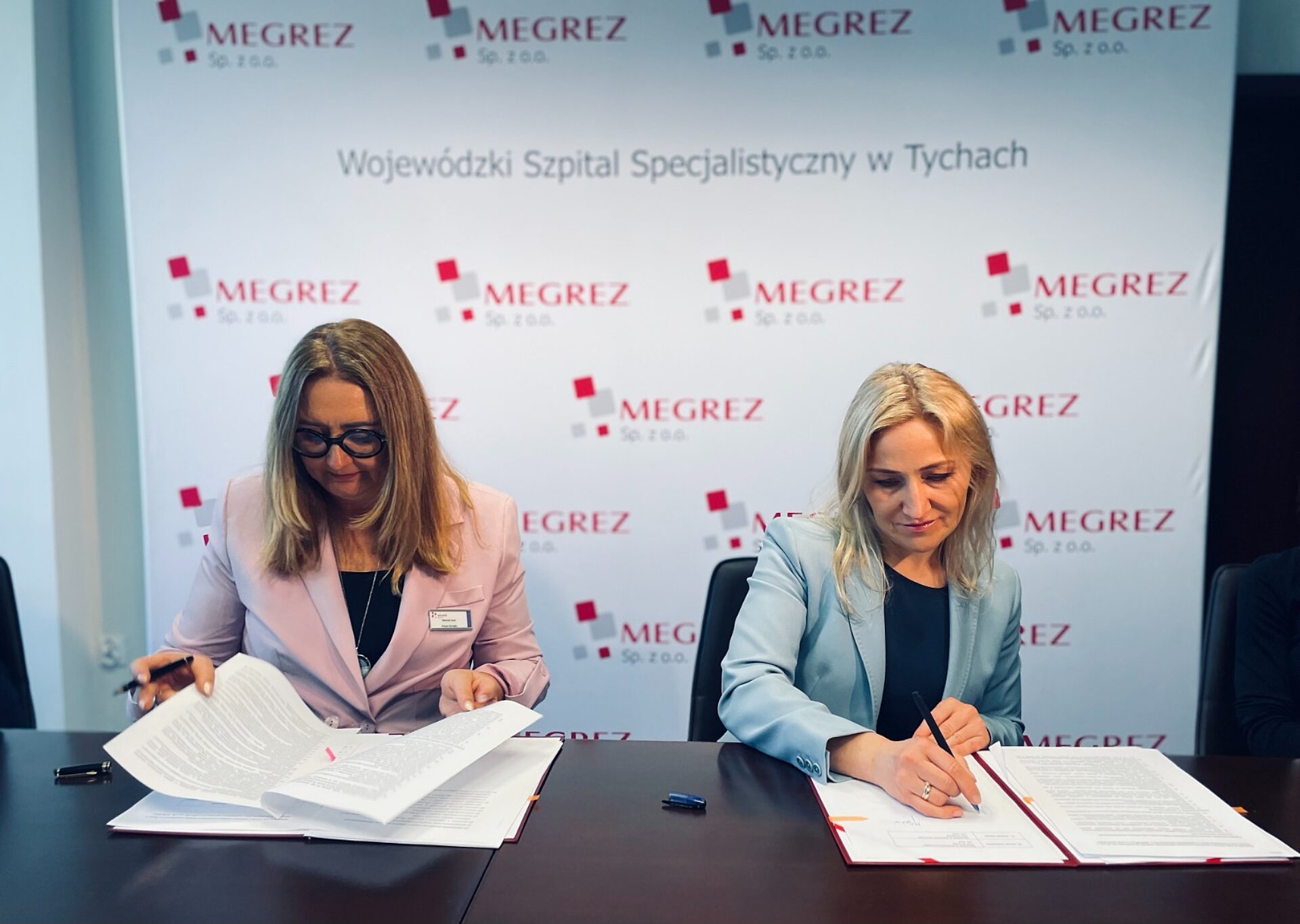 Podpisanie umowy między Szpitalem Megrez a GCM Podpisanie umowy między Szpitalem Megrez a GCM